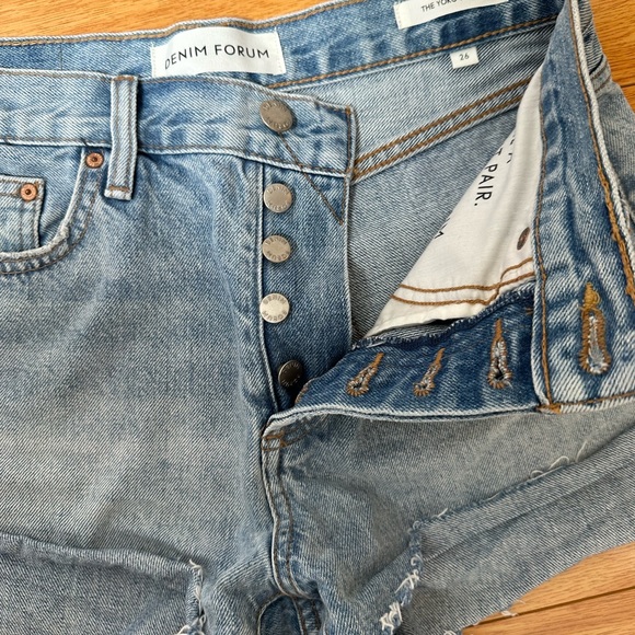 Denim Forum the Yoko Short (Size: 26) - Picture 3 of 5